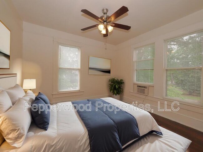 Foto del edificio - 220 W Hampton Ave