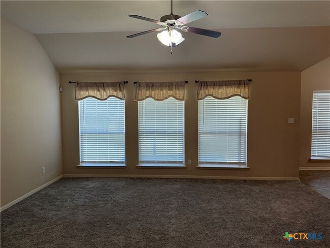 Building Photo - 5811 Alexandria Dr