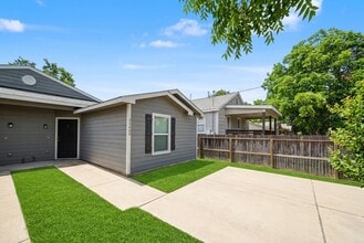 Building Photo - 5409 Nielan St