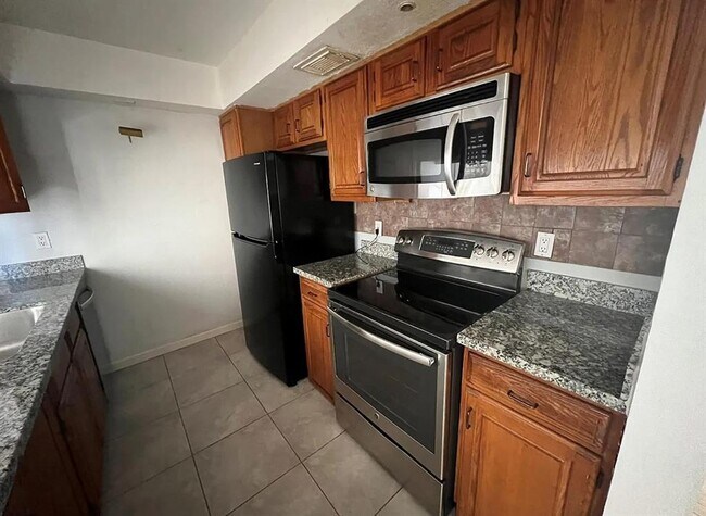 Foto del edificio - 2830 S Bartell Dr