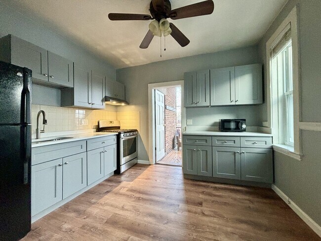 Building Photo - 47 Park Vale Ave