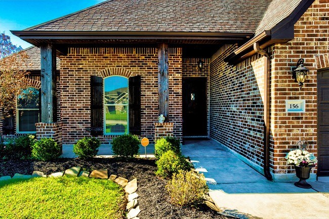 Foto del edificio - 156 Sterling Ridge Dr