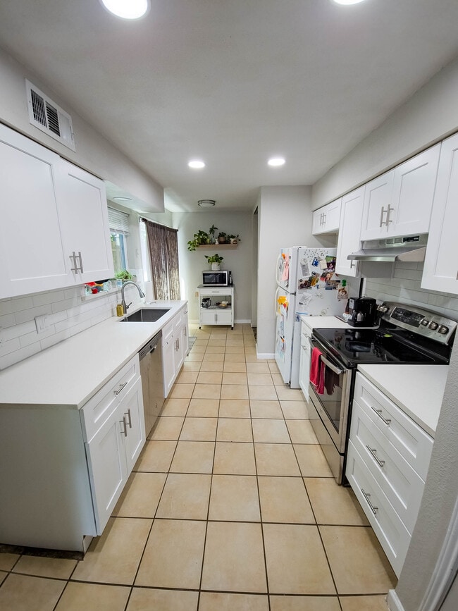 Building Photo - 2702 Mulford Cv