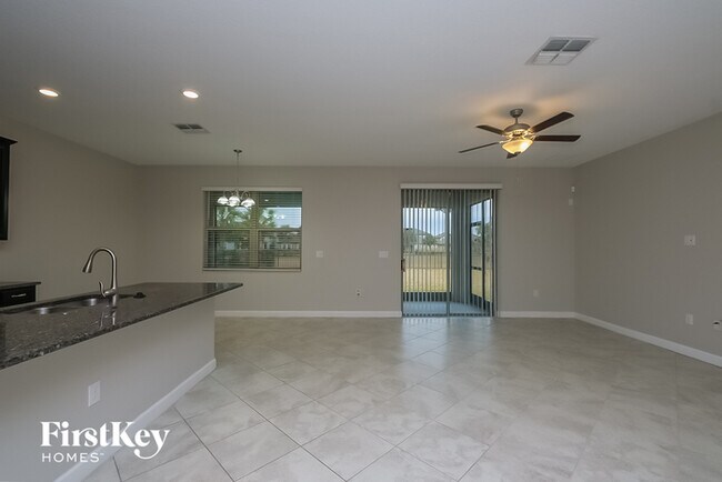 Building Photo - 9716 Ivory Dr