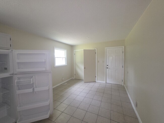 Foto del edificio - 1637 Flintshire Rd