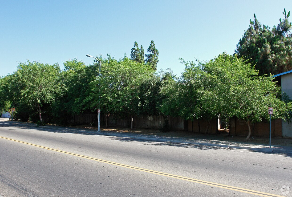 Foto del edificio - Villa Pines Apartments