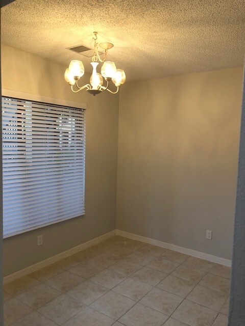 Kitchen - Breakfast Nook - 1801 E Lake Rd