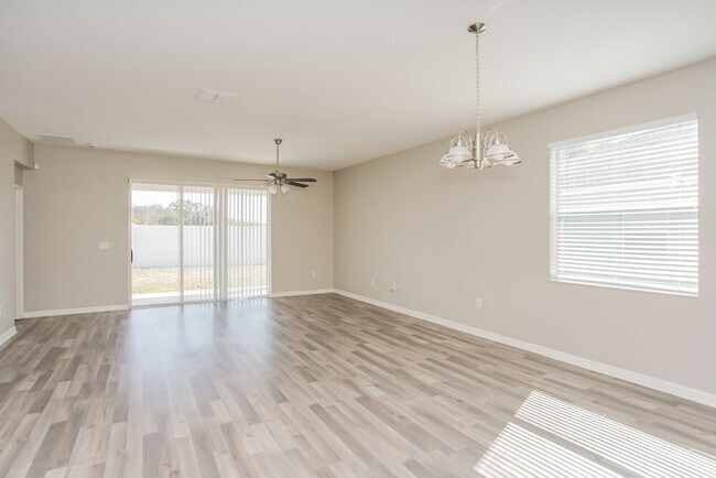 Foto del edificio - 1309 Oak Pond St