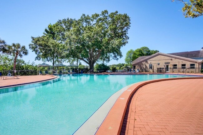Building Photo - Park at Lake Magdalene Apartments and Town...