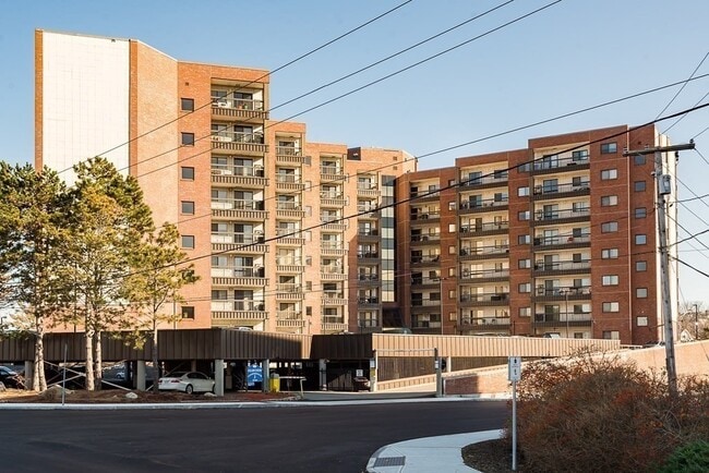 Building Photo - 90 Quincy Shore Dr