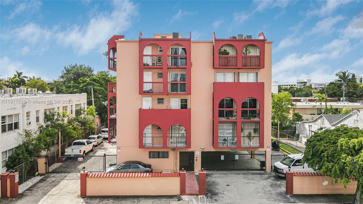 Primary Photo - 420 NW 12th Ave