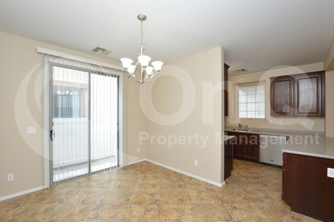 Building Photo - 1453 S Sinova Ave
