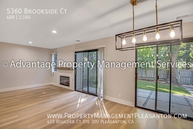 Foto del edificio - 5360 Brookside Ct
