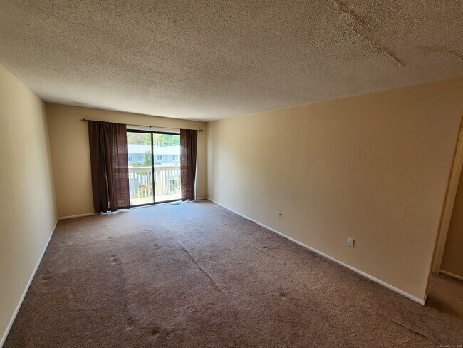 Building Photo - 17 Peddlers Dr