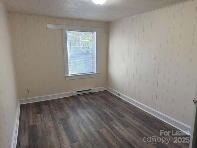 Foto del edificio - 826 Cantwell St