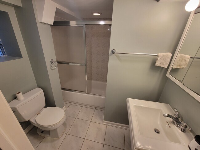 Building Photo - 4740 W Patterson Ave
