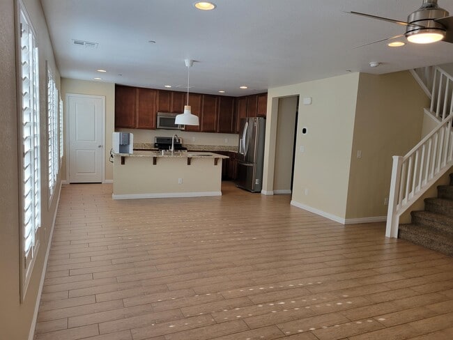 Building Photo - 3001 Camino Sereno Ave