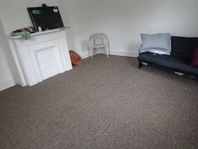 Sala de estar - 80 McMillen Ave