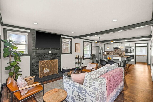 Foto del edificio - 1302 Ardee Ave