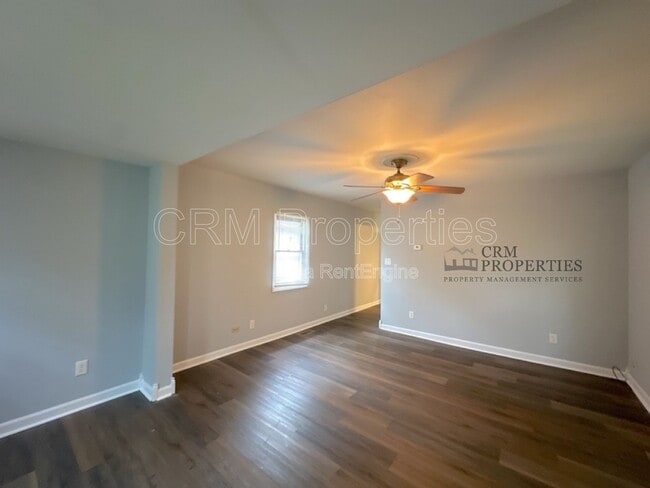 Foto del edificio - 1230 S Jay St