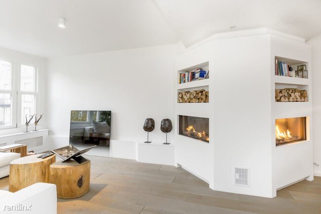 Building Photo - 2 br, 1 bath Apartment - 293 W 10th St Ste 4
