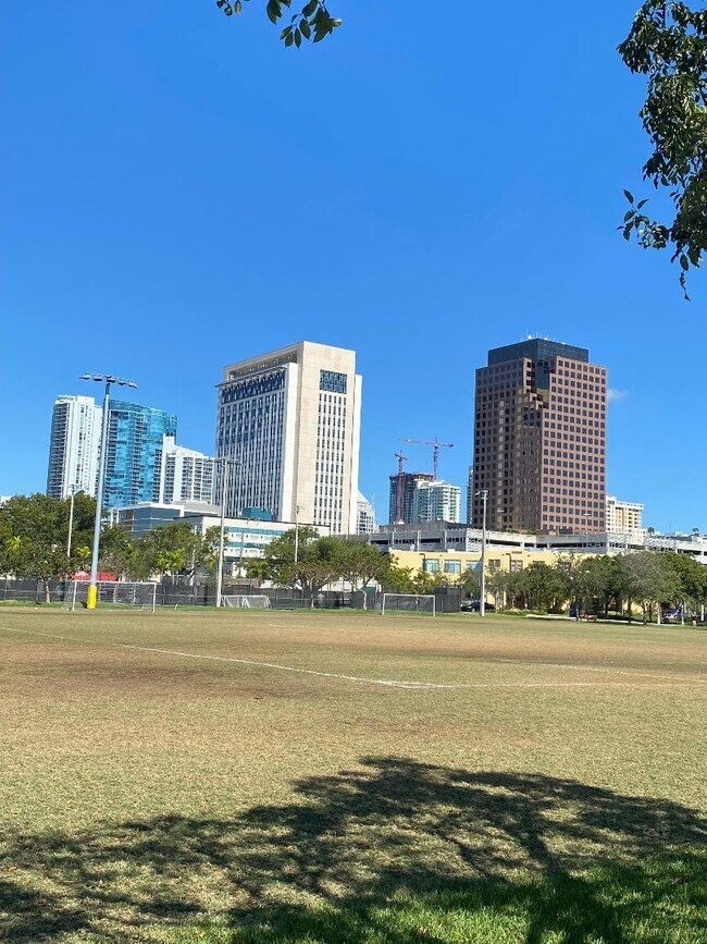 Foto del edificio - 9 SW 10th St