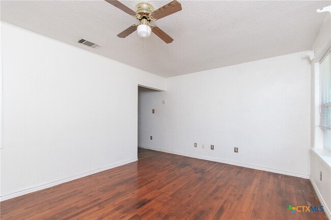 Building Photo - 202 Carpenter St