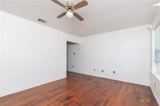 Building Photo - 202 Carpenter St