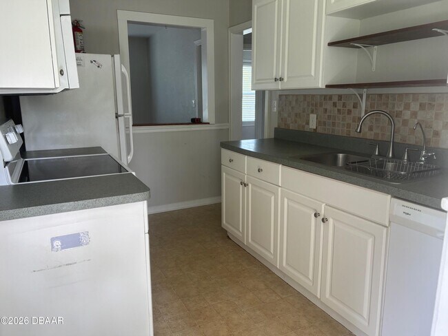 Foto del edificio - 250 S Seneca Blvd