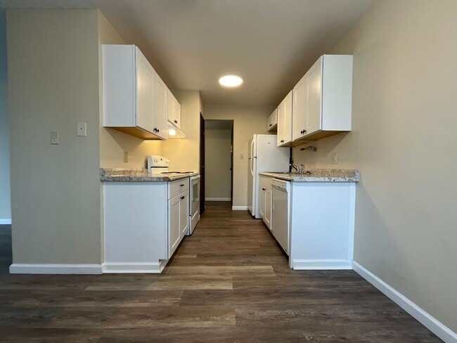 Foto del edificio - Carson Park Condominium (Downstairs)