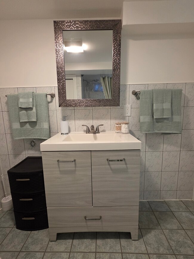 Bathroom - 569 Linden Ave