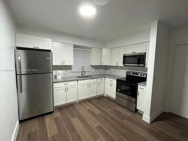 Foto del edificio - 325 NE 2nd St