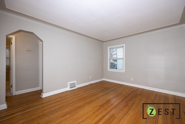 Foto del edificio - Charming and Well-Maintained 3-bedroom
