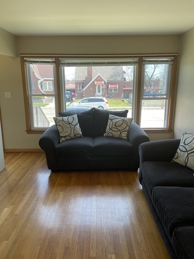 Living room - 4518 Lawndale Ave