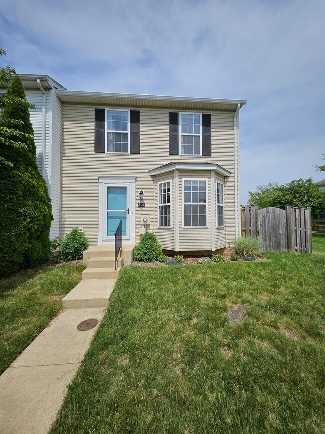 Building Photo - 201 Stull Ct