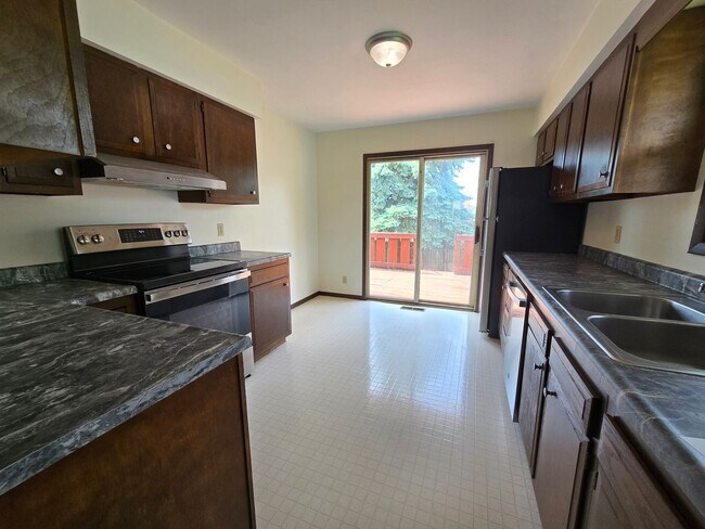 Foto del edificio - Cute 2-bedroom duplex in Normal!