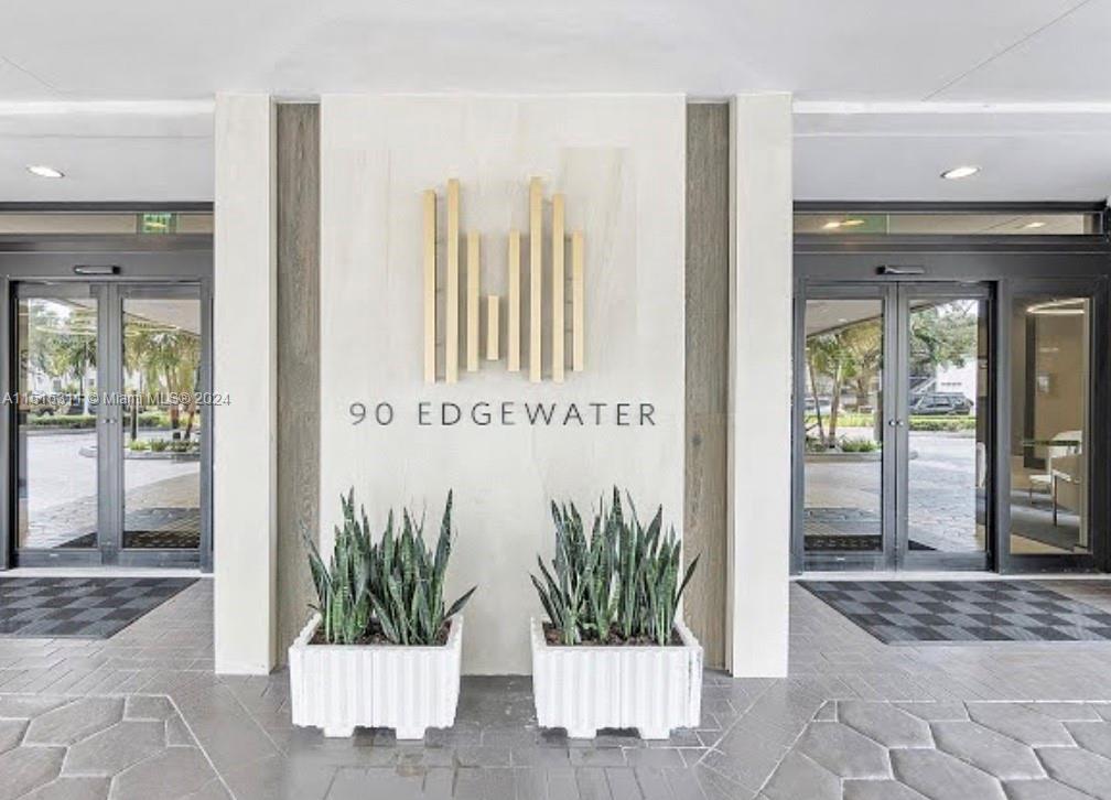 Primary Photo - 90 Edgewater Dr
