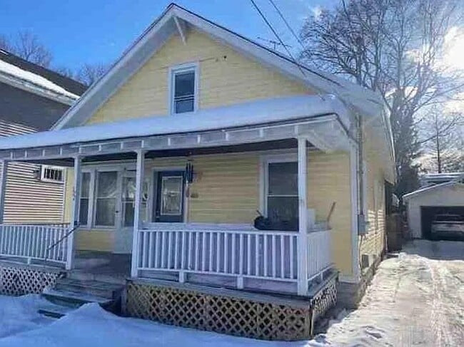 Building Photo - 127 Hawthorne Ave
