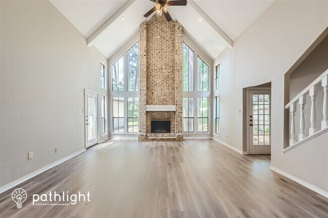 Foto del edificio - 12118 Rocky Lake Drive, Houston, TX, 77070