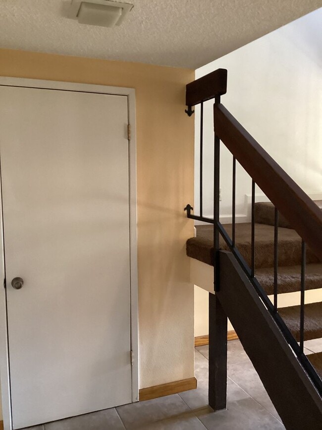Foto del edificio - Large Two Story Condo In the Orcutt Bluffs with Easy Access to 135/Vandenberg SFB