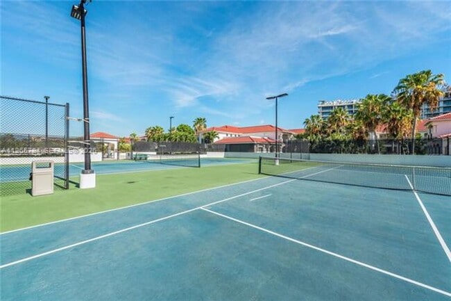 Foto del edificio - 3145 NE 184th St