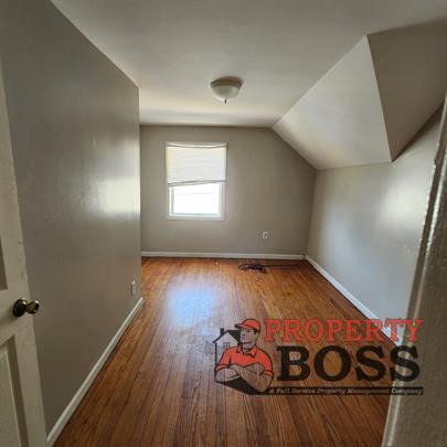 Building Photo - 410 York St