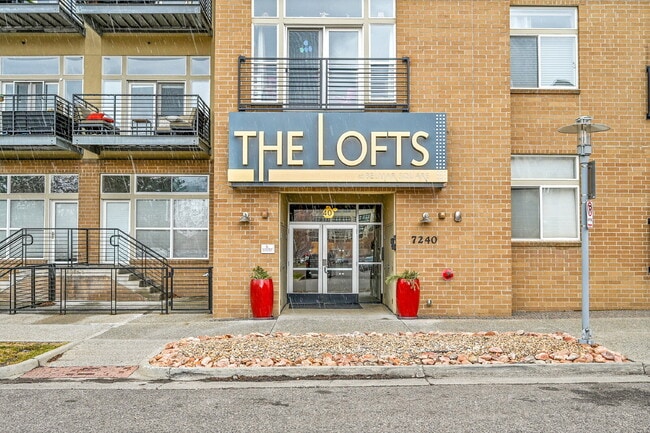 Immaculate, Beautifully Furnished 1-Bed 1-Bath Condo- Available Now! - Immaculate, Beautifully Furnished  1-Bed 1-Bath Condo- Available Now!