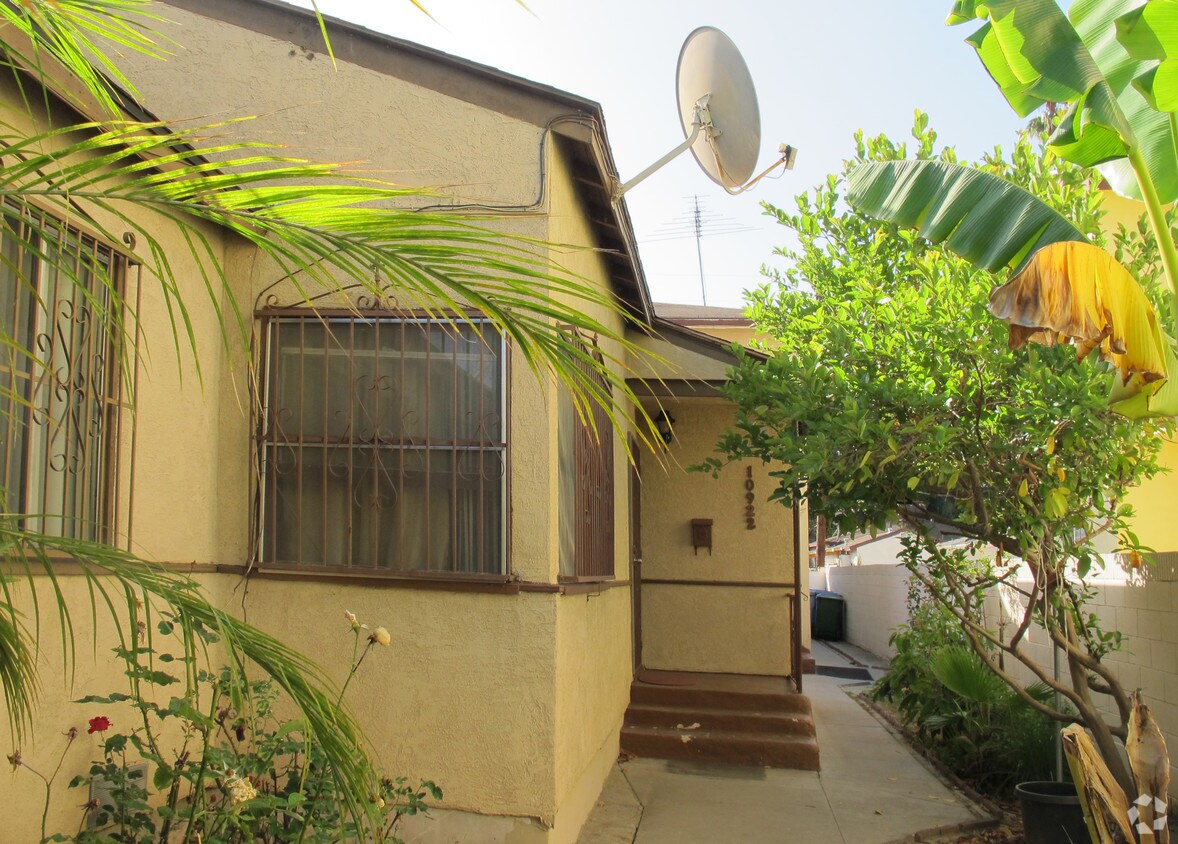 Foto del edificio - 10920 Aletta Ave