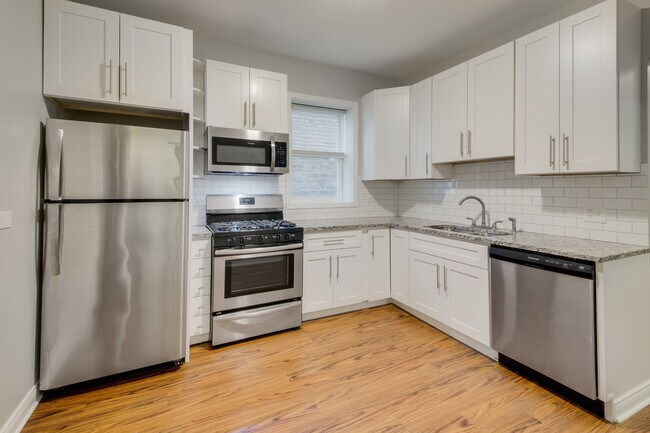 Foto del edificio - 5039 W Cullom Ave