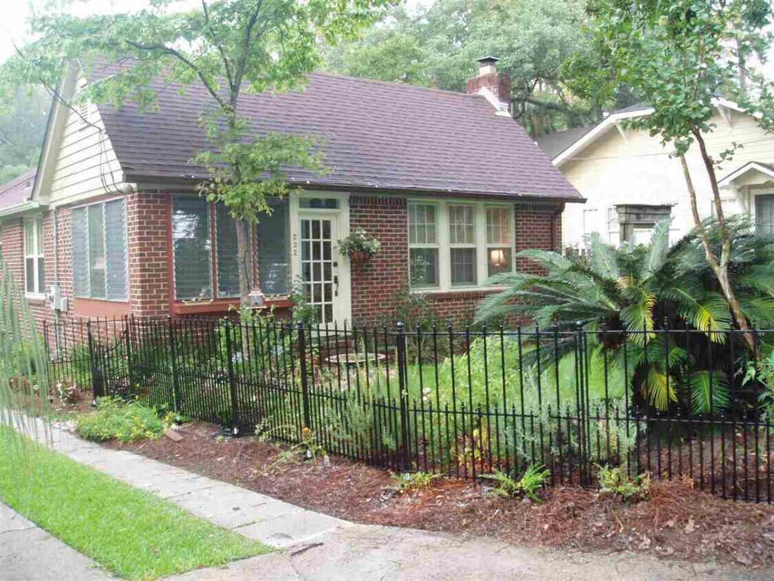 Primary Photo - 532 Oakland Ave
