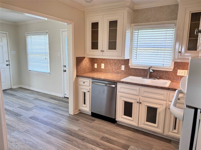 Foto del edificio - 2515 Broome Rd