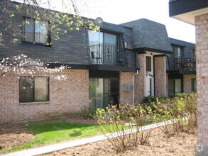 Building Photo - 845 Westmoreland Dr