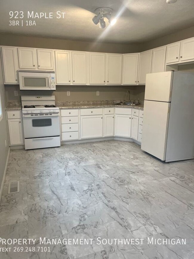 Building Photo - Lovely 3 bedroom, 1 bath home in Niles Mic...