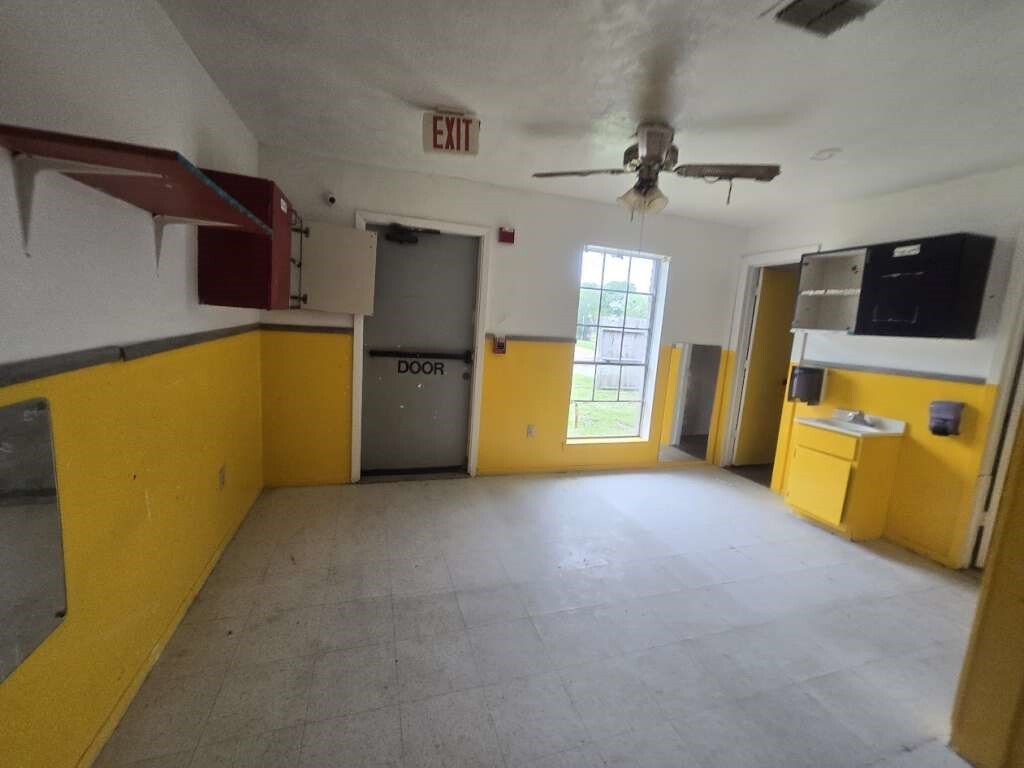 Foto del edificio - 830 Stonyridge St